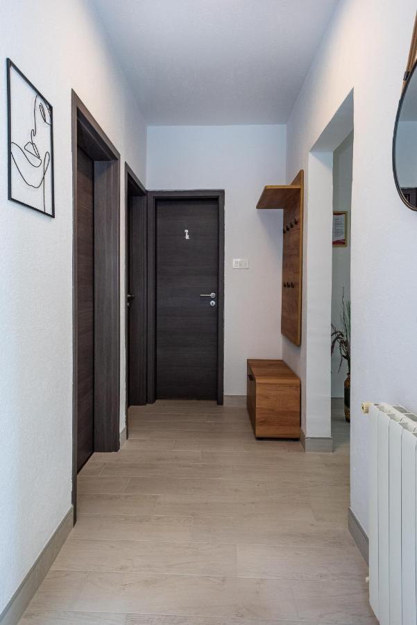 Apartments Dino Malinska Exterior photo